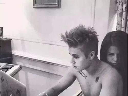 外网吃瓜比伯海莉视频免费观看,甜蜜暴击!