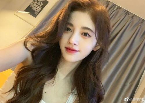 鞠婧祎视频吃瓜网站,揭秘明星幕后生活