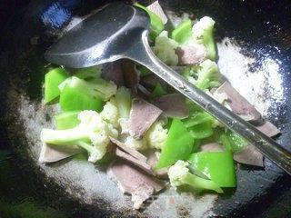 猪舌头炒蒲瓜可以吃吗视频,家常美味,营养均衡的快手菜分享